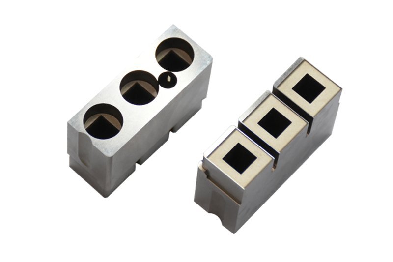 High-precision CNC metal component from XUXIANG